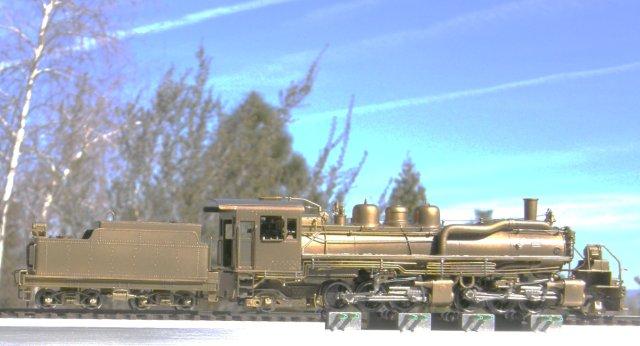 So fine...a PFM/United Sumpter Valley 2-6-6-2 backing off its run on a brand new HO/HOn3 Dual Gauge Style Testtraxx...